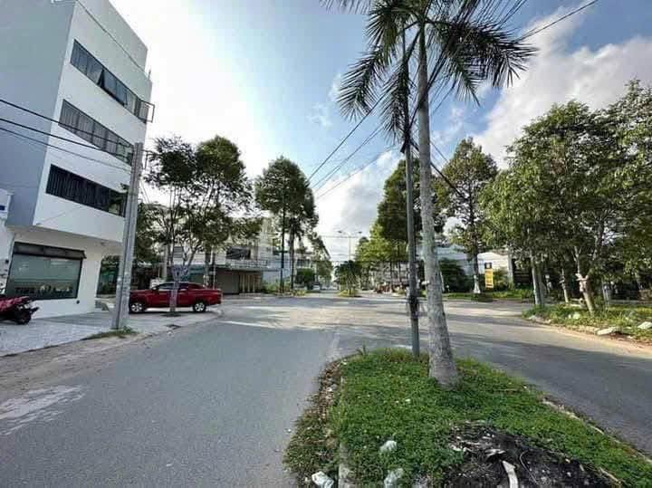 Nhà góc 2 mặt tiền Hưng Phú, Cần Thơ 167m² giá 8.8 tỷ - Vị trí đắc địa kinh doanh