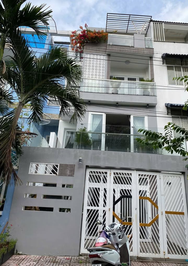 Nhà Kiên Cố 1 Trệt 3 Lầu Tại Khu Công Ty 8, Hưng Phú, Cần Thơ - Giá Chỉ 6 Tỷ!