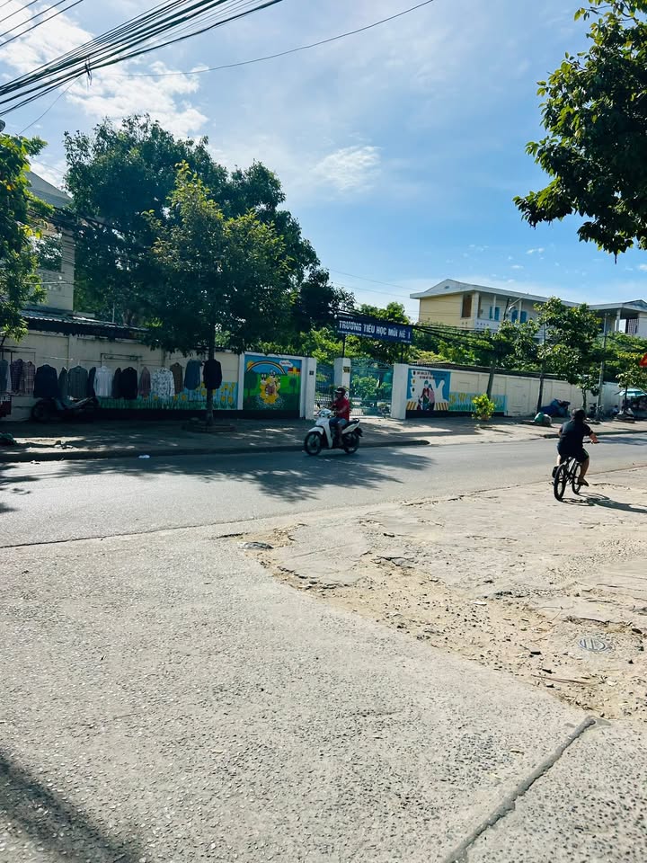 Nhà mặt tiền đường Tô Ngọc Vân, Mũi Né 138m² giá 2 tỷ - Cơ hội vàng cho đầu tư!