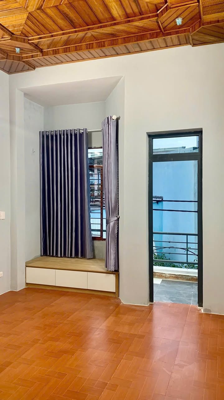 Nhà 3 tầng mặt kiệt Trần Cao Vân, Đà Nẵng 53m² giá 4.75 tỷ - Ô tô đậu 24/24, chỉ vài bước ra biển!