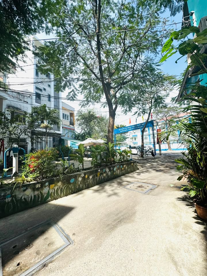 Nhà phố Tôn Thất Thuyết, Quận 4, 13m² giá 2.95 tỷ - Vị trí đắc địa, tiện ích đầy đủ!