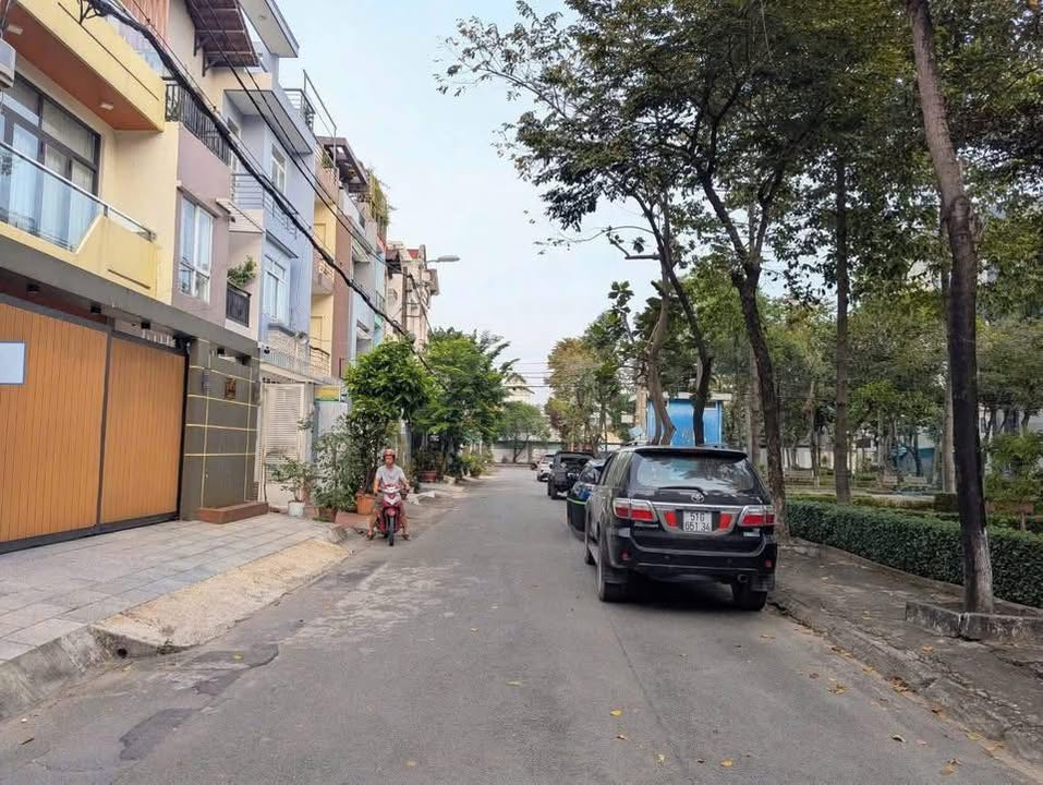 Lô đất Gò Vấp 80m² giá 8.5 tỷ - Mặt tiền công viên thoáng mát!