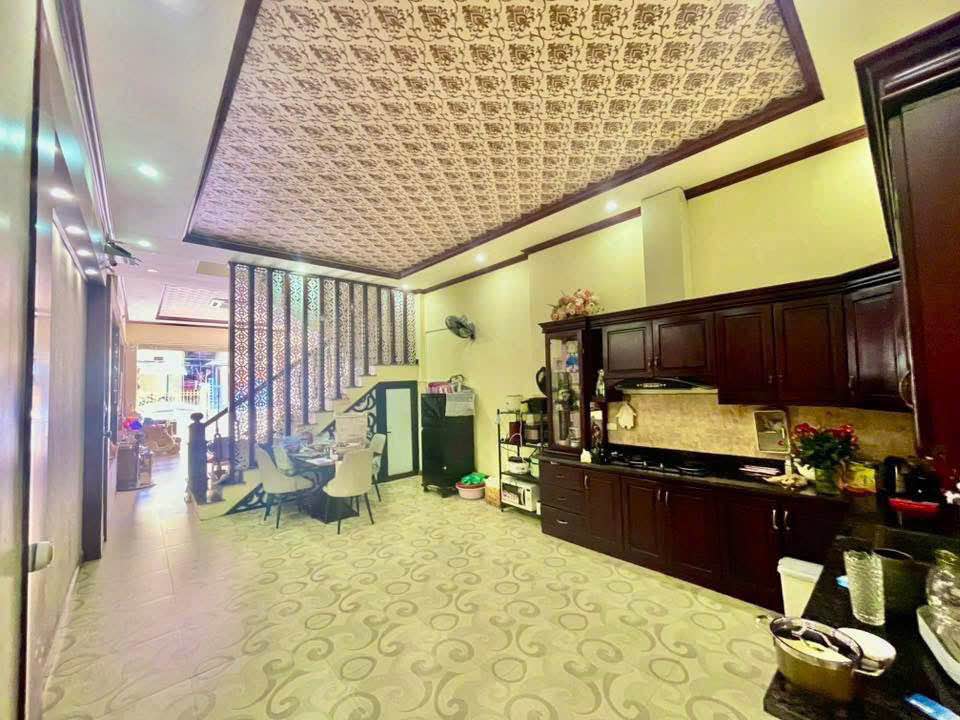 Nhà 2,5 tầng đường Hưng Hóa, Lào Cai 127m² - Vị trí đắc địa, tiện ích đầy đủ!