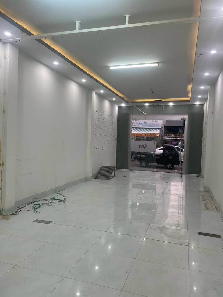 Nhà mặt tiền Lý Thái Tổ Nối Dài, Long Xuyên 62.5m² - Kinh doanh ngay!