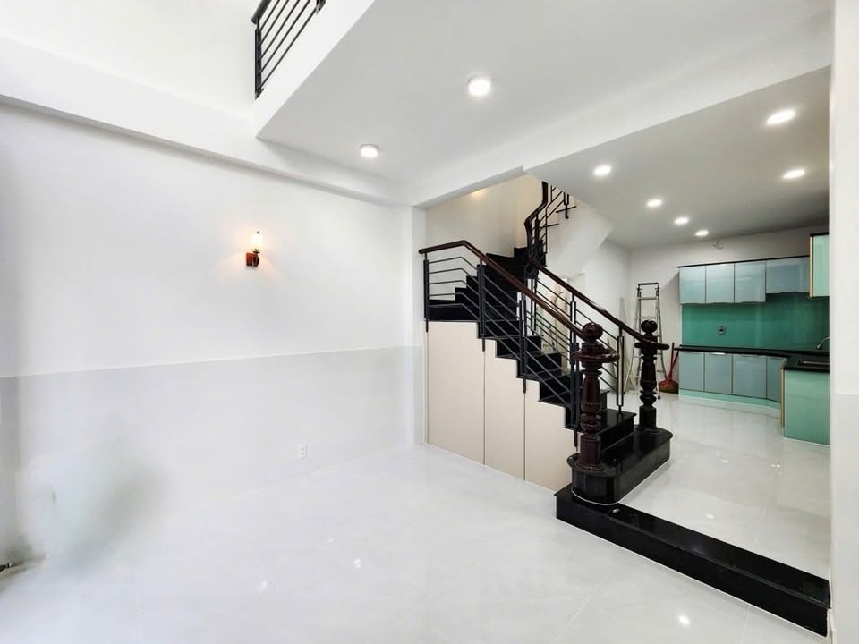 Nhà phố Tân Sơn Nhì, Tân Phú 40m² giá 6 tỷ - Đầu tư sinh lời ổn định!