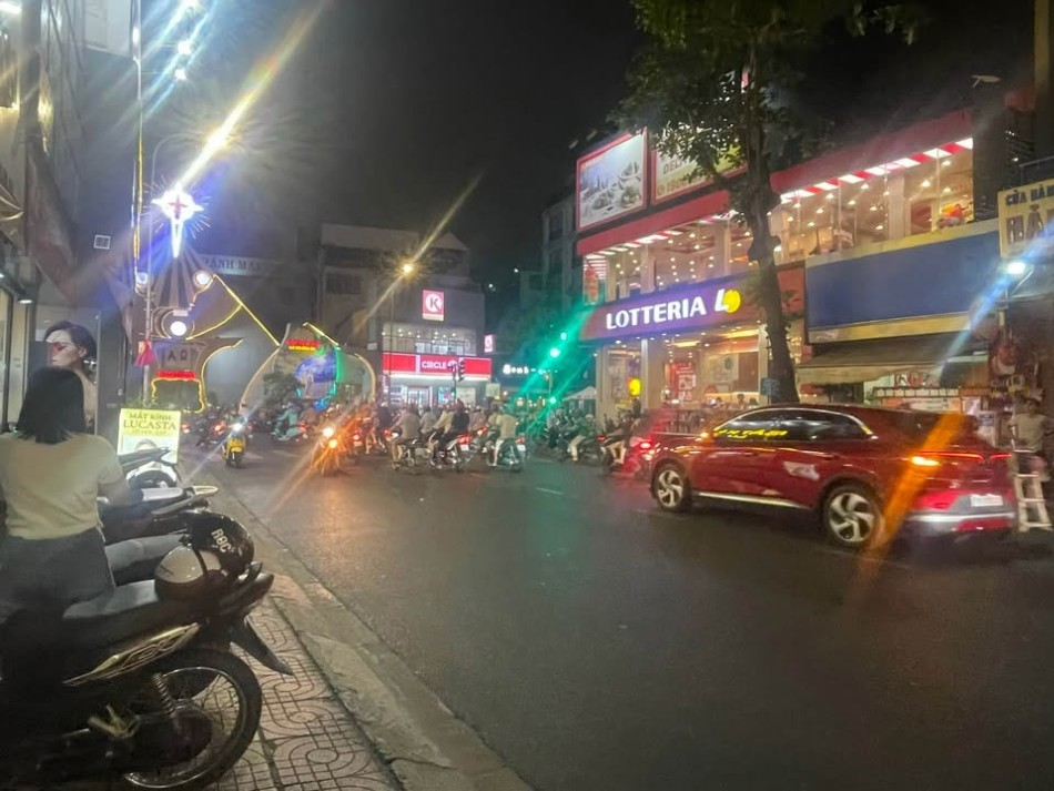 Nhà mặt tiền Tân Hương Q.Tân Phú 40m² giá 30 triệu - Kinh doanh đa ngành nghề