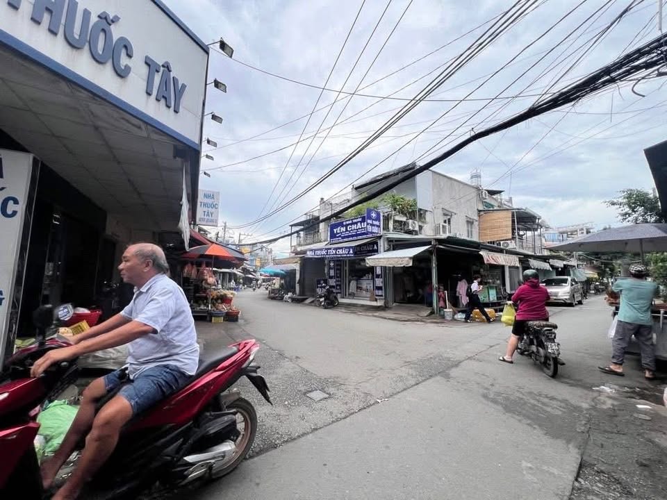 Nhà mặt tiền đường Tân Thới Nhất 12, quận 12 - Diện tích 105m², giá chỉ 8.48 tỷ!