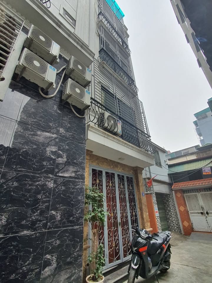 Nhà lô góc Đại Từ 36m² giá 9.9 tỷ - Đầy đủ nội thất, sát chợ!