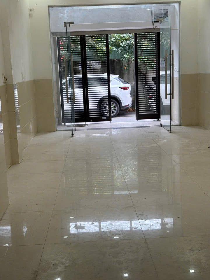 Nhà cho thuê 3 tầng tại đường Linh Trung, Thủ Đức - 4 phòng ngủ, giá 15 triệu/tháng!