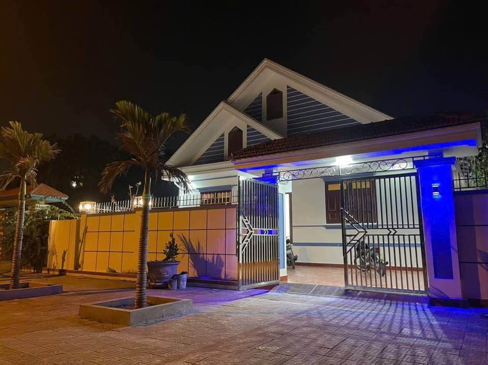 Nhà biệt thự Cẩm Bình 250m² giá 10 triệu - Full nội thất sang trọng!