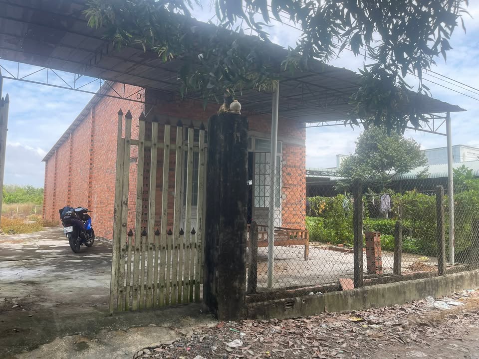 Bán đất Thạnh Đức 600m² giá 1.5 tỷ - Sổ hồng riêng, đất rộng rãi!