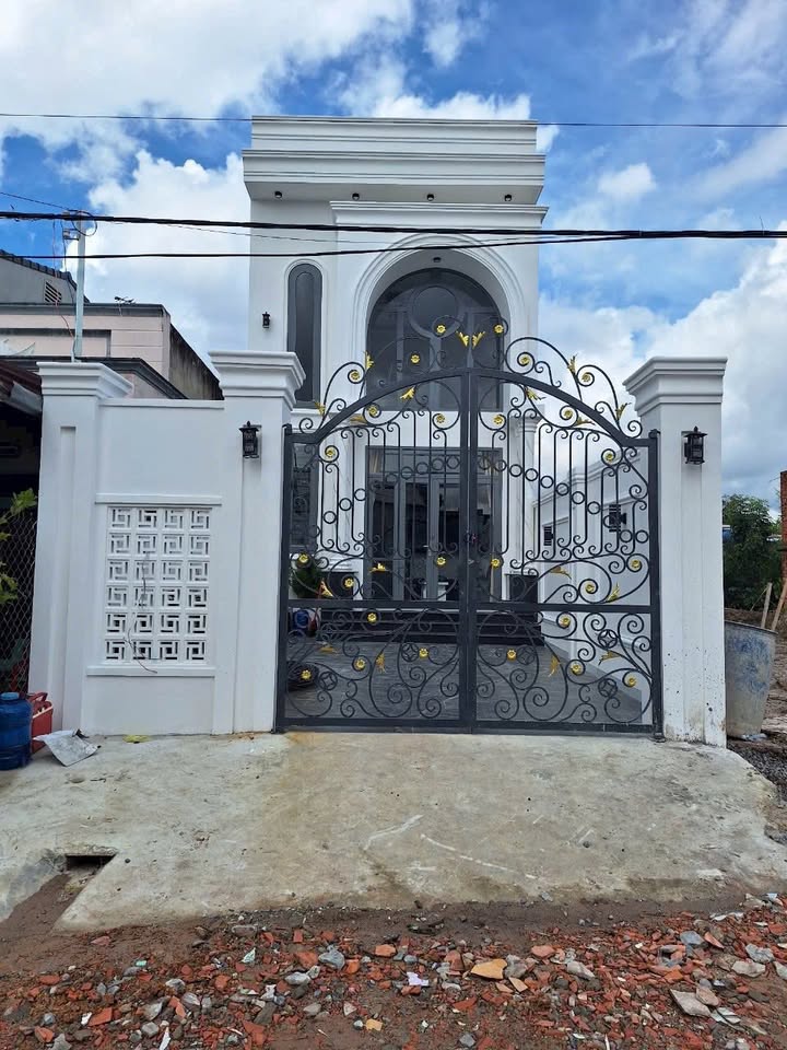 Nhà gác lửng mới hoàn thiện tại An Dương Vương, Tây Ninh 120m² giá 2.45 tỷ - Đầy đủ tiện ích