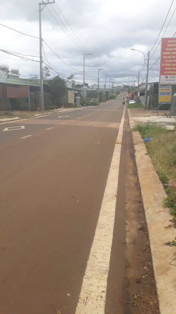 Đất nền mặt tiền Lạc Long Quân Pleiku 180m² giá chỉ 1.55 tỷ - Cơ hội đầu tư tuyệt vời!