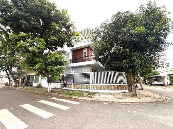 Nhà 3 tầng góc đường Phan Thị Nể, Hòa Minh 85m² giá 9.9 tỷ - Thương lượng hấp dẫn!