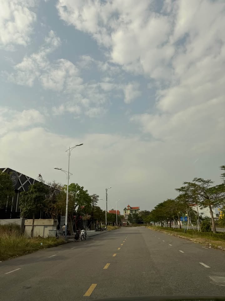 Đất biệt thự Phượng Hoàng Móng Cái 260m² giá chỉ 1x triệu/m² - Cơ hội đầu tư hấp dẫn!