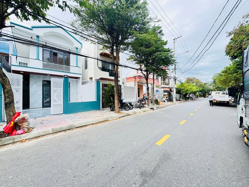 Nhà 2 tầng mặt tiền đường Nguyễn Công Hoan, Đà Nẵng 125m² giá 7.8 tỷ - Vị trí đắc địa gần bến xe!