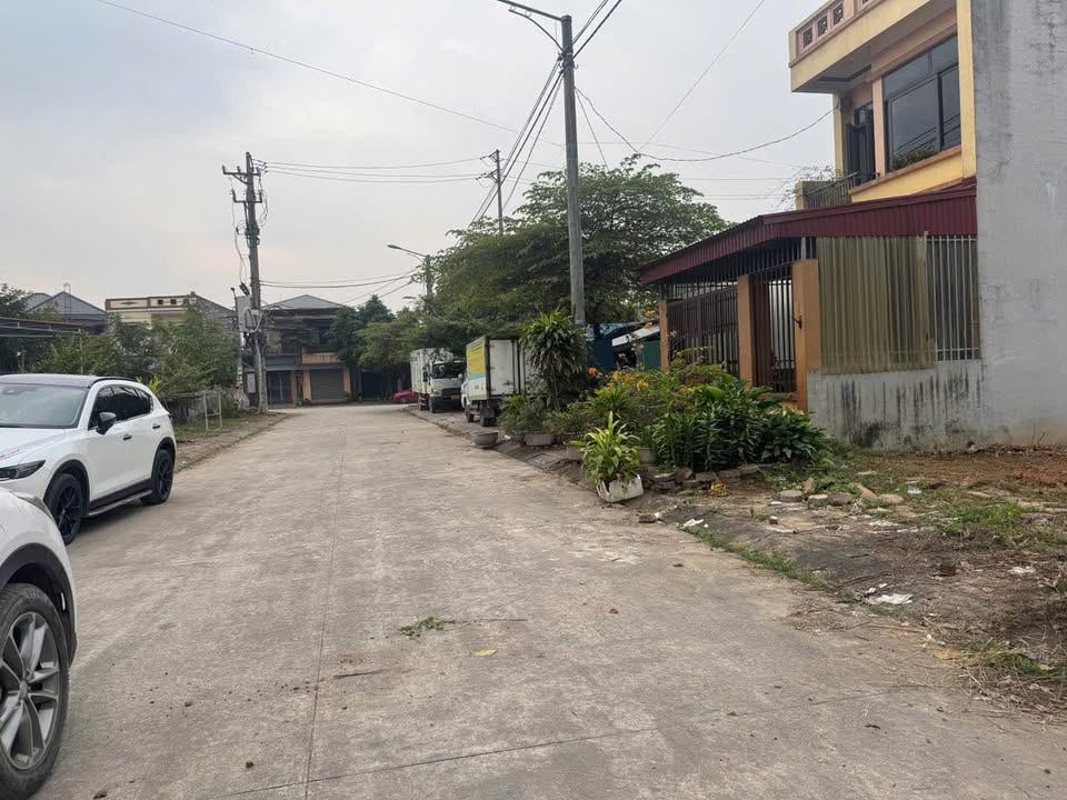 Đất thổ cư Gò Móc, Thái Nguyên 180m² giá 3.6 tỷ - Đường quy hoạch, dân cư đông đúc!