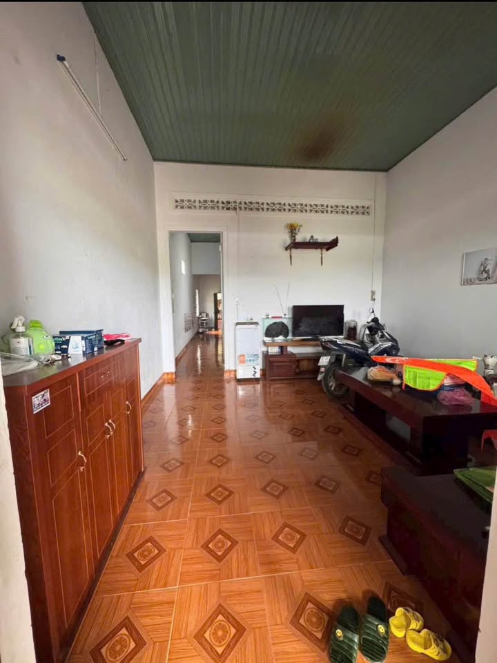 Bán nhà thôn Kon Rờ Bàng, xã Vinh Quang, 155m² - Giá 700 triệu, đầy đủ tiện nghi!