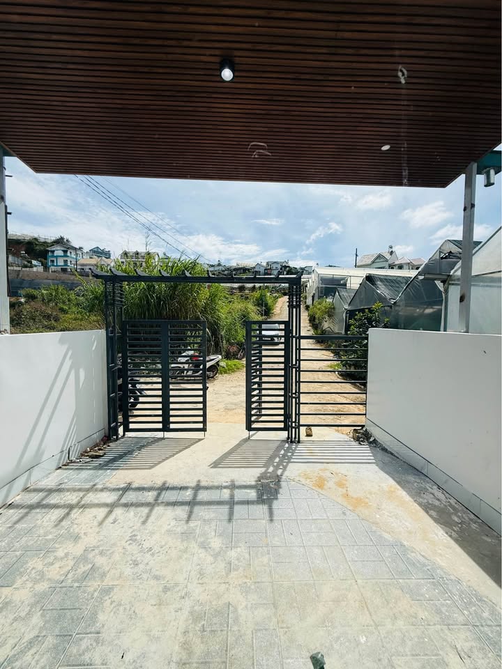 Nhà bán Đà Lạt 84m² giá 1.65 tỷ - Hẻm ô tô, xây kiên cố!