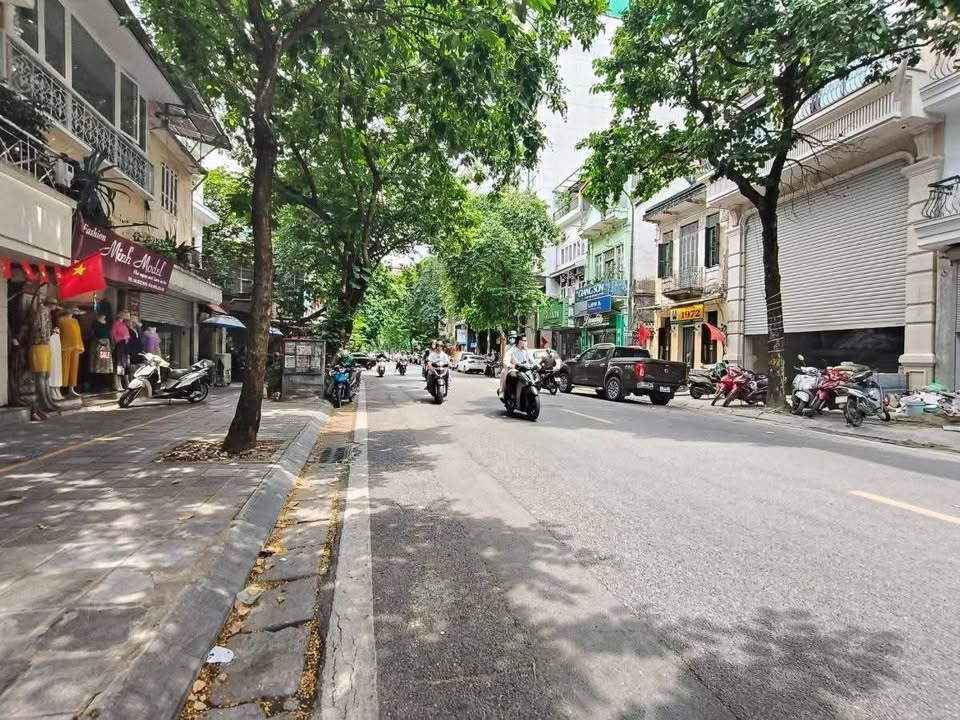 FrontHouse Hòa Mã, Hai Bà Trưng 105m² - Dòng tiền ổn định 80 triệu/tháng!