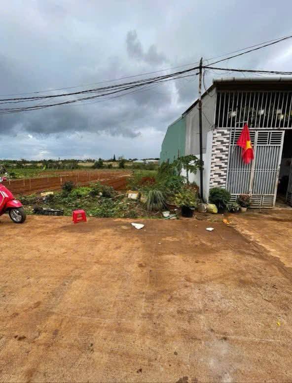 Đất nền hẻm Âu Cơ Pleiku 152m² giá 600 triệu - Sổ đỏ chính chủ, vị trí đẹp!