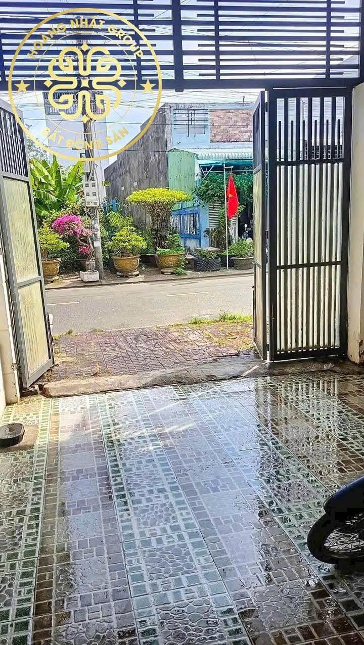 Nhà 1 trệt 1 lửng đường Thoại Ngọc Hầu, Cà Mau 101m² giá 2.29 tỷ - Vị trí đẹp, tiện nghi đầy đủ!