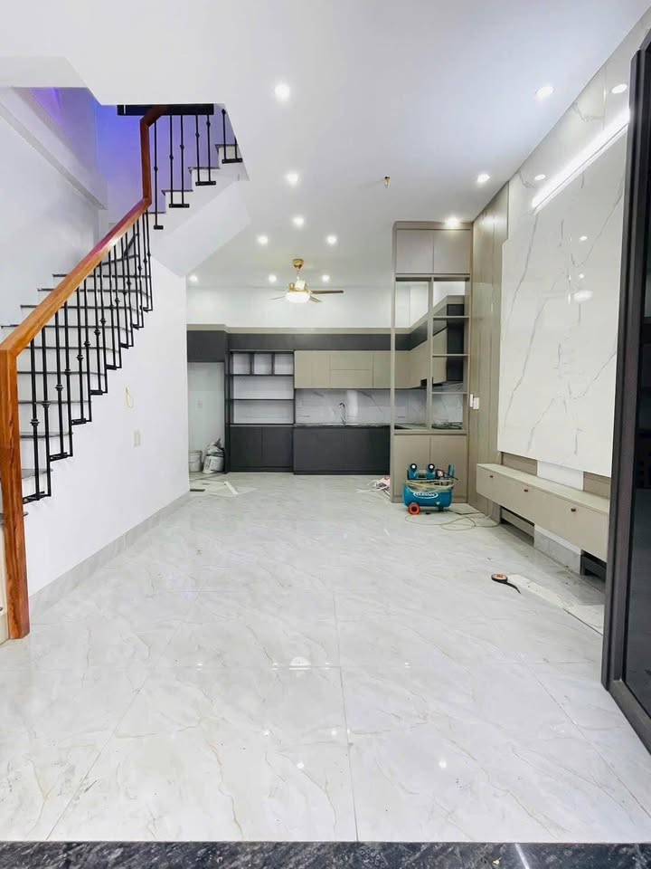 Nhà 3 tầng Tiền Phong Thái Bình 38m² giá 1.6 tỷ - Sổ đỏ chính chủ