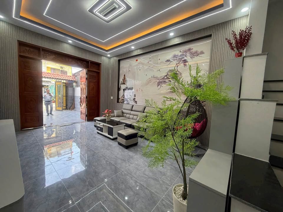 Nhà phố đẹp tại Tân Đông Hiệp 90m² giá 6.2 tỷ - Thiết kế hiện đại, đầy đủ tiện nghi!