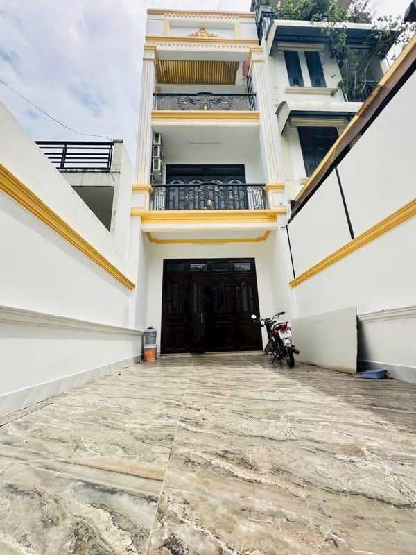 Nhà bán Quận 9, 80m² giá 9.7 tỷ - Thiết kế hiện đại, tiện nghi!