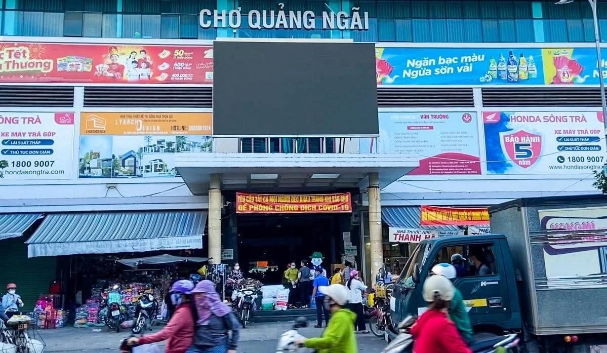 Nhà 3 Tầng Mặt Tiền Nguyễn Bá Loan, Quảng Ngãi - Giá 4 tỷ, Đầu Tư Sinh Lời!
