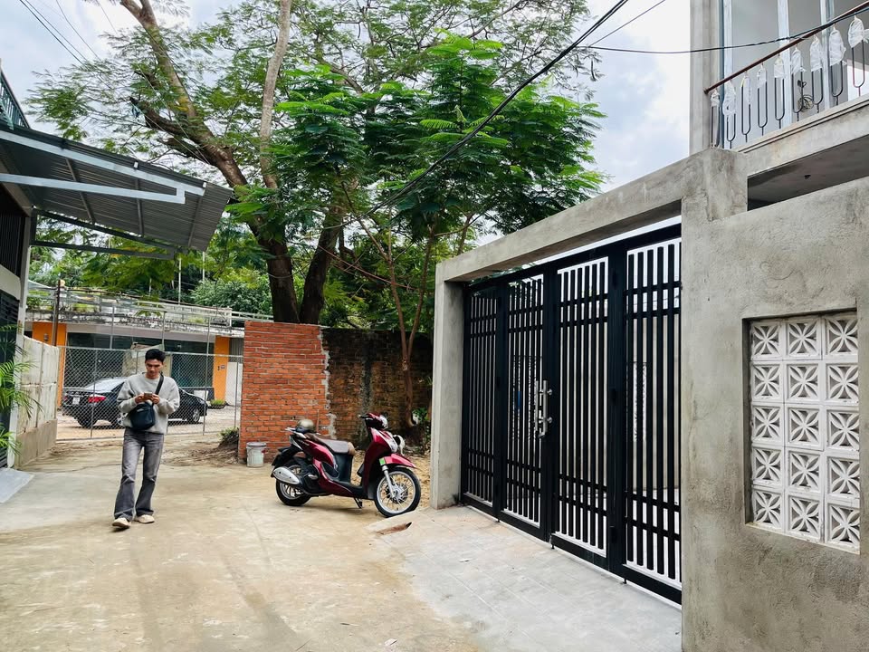 Nhà 2 tầng hẻm 15 Lê Quý Đôn, Quảng Ngãi 100m² giá 2 tỷ - Sẵn sàng hoàn thiện theo ý thích!