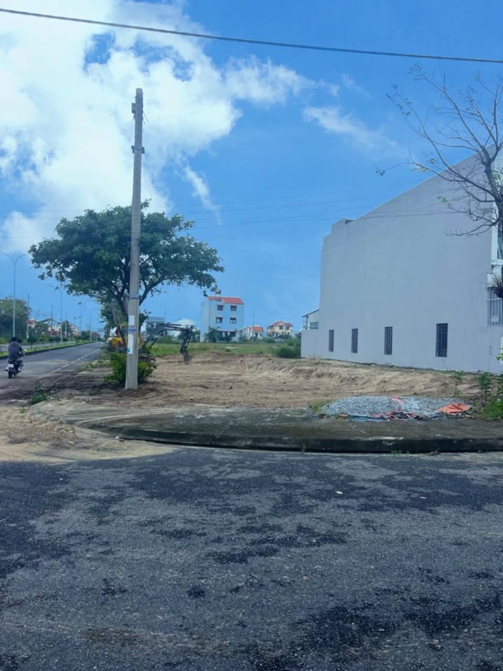 Đất nền lô góc đường Vạn Xuân, Hội An 172m² giá 8.6 tỷ - Cơ hội đầu tư tuyệt vời!