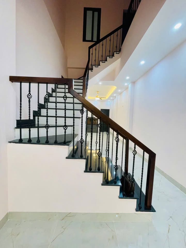 Nhà 3 tầng phường Đồng Kỵ, Từ Sơn 65m² giá 7.5 tỷ - Thiết kế đẹp, vào ở ngay!