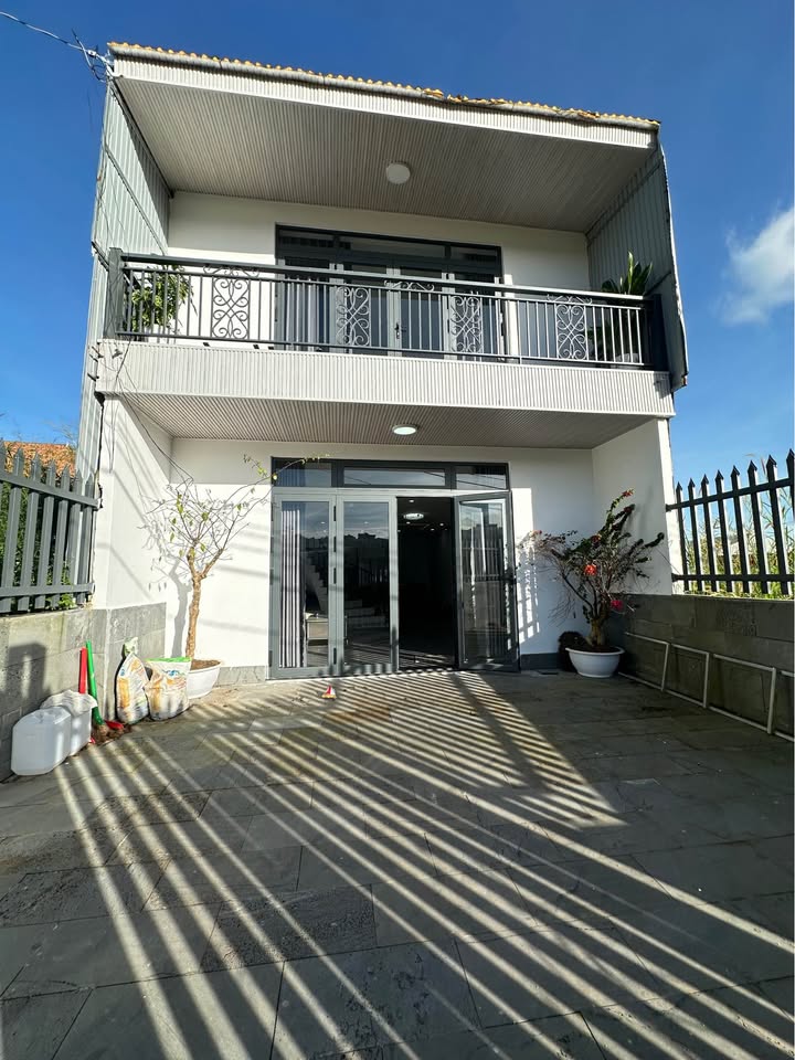 Nhà mới đường Phù Đổng Thiên Vương, Đà Lạt 100m² giá 3.6 tỷ - Sẵn sàng vào ở!