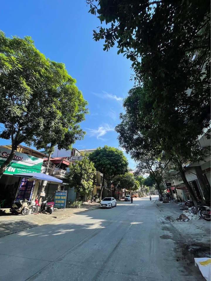 Nhà mặt tiền kinh doanh Nhạc Sơn, Cốc Lếu, 76m², giá 2.8 tỷ - Cơ hội đầu tư hấp dẫn!