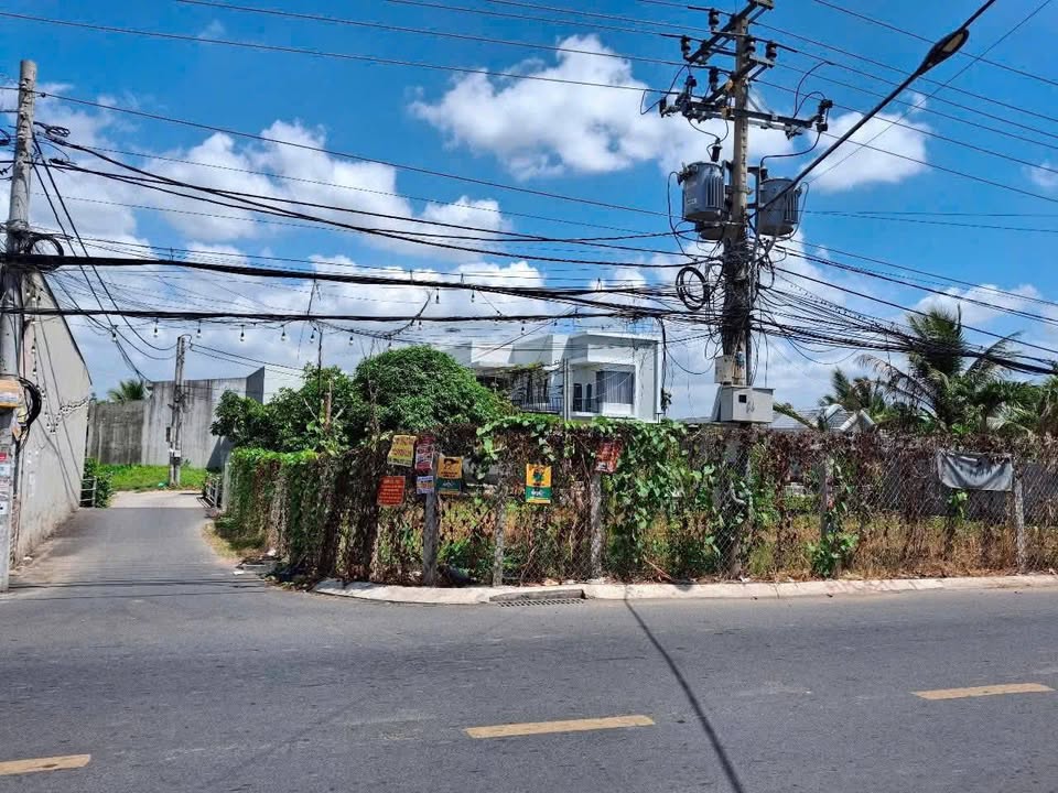 Đất nền ấp 1, xã Trung An, 200m² giá 2.7 tỷ - Khu vực đắc địa, tiện ích đầy đủ!