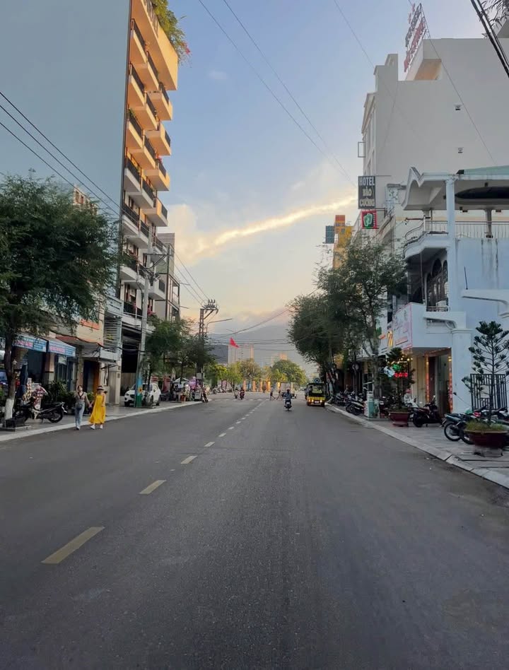 Nhà cấp 4 mặt tiền đường Lê Lợi, Quy Nhơn 88m² giá 9.99 tỷ - Vị trí kinh doanh sầm uất!