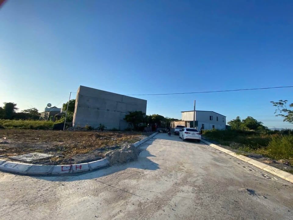 Nhà góc 2 mặt tiền tại Hải Hòa, Móng Cái 177m² giá 2.1 tỷ - Đầu tư sáng giá!