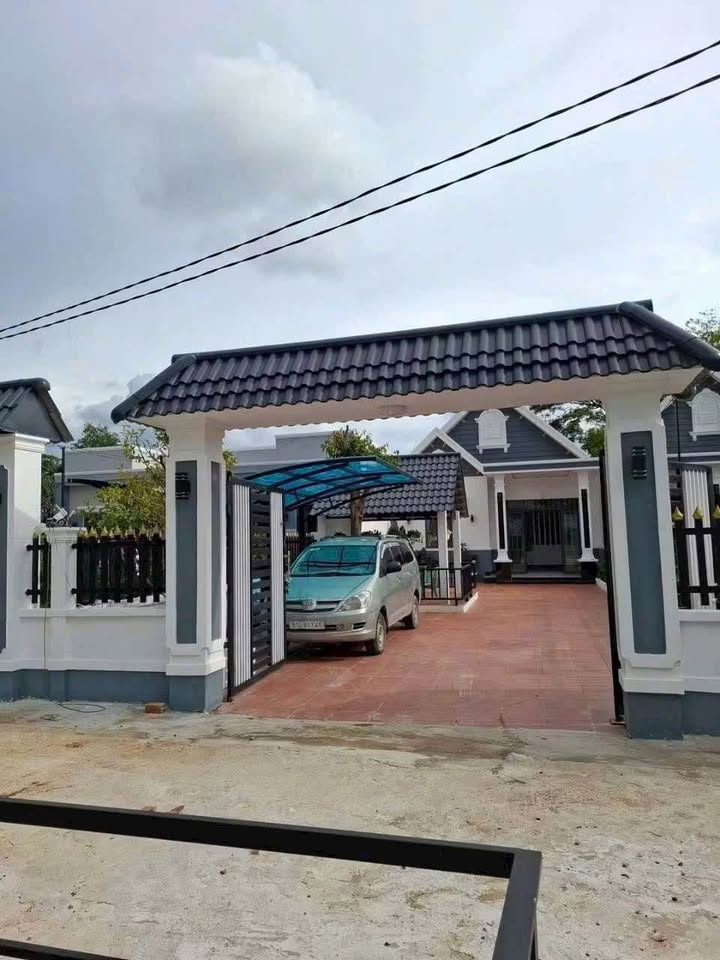 Nhà mái thái liền kề ấp Đồng Tre, Long An 262m² giá 1.7 tỷ - Chủ hạ giá bán gấp!