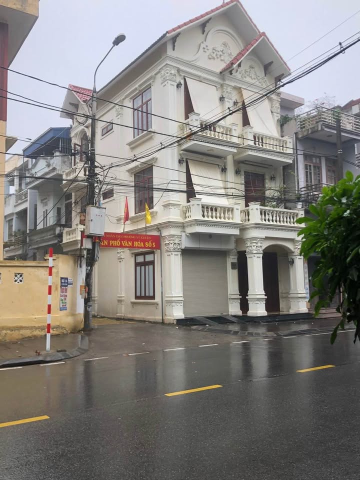 Nhà mặt tiền đường Lê Hồng, quận Hà Đông 88m² giá 12 triệu - Phù hợp làm văn phòng!