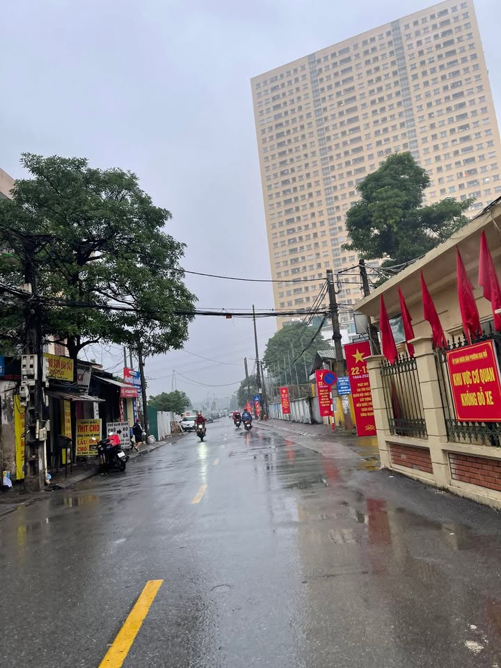 Nhà đẹp Phùng Khoang 32m² giá 600 triệu - Vị trí đắc địa, ô tô lùi gần cửa!