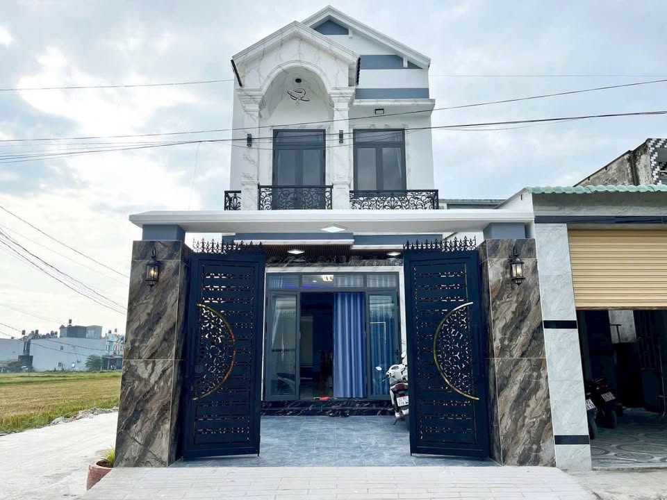 Nhà riêng tại Đức Hòa Long An 125m² giá 3.1 tỷ - Vị trí đắc địa, sẵn sàng vào ở!