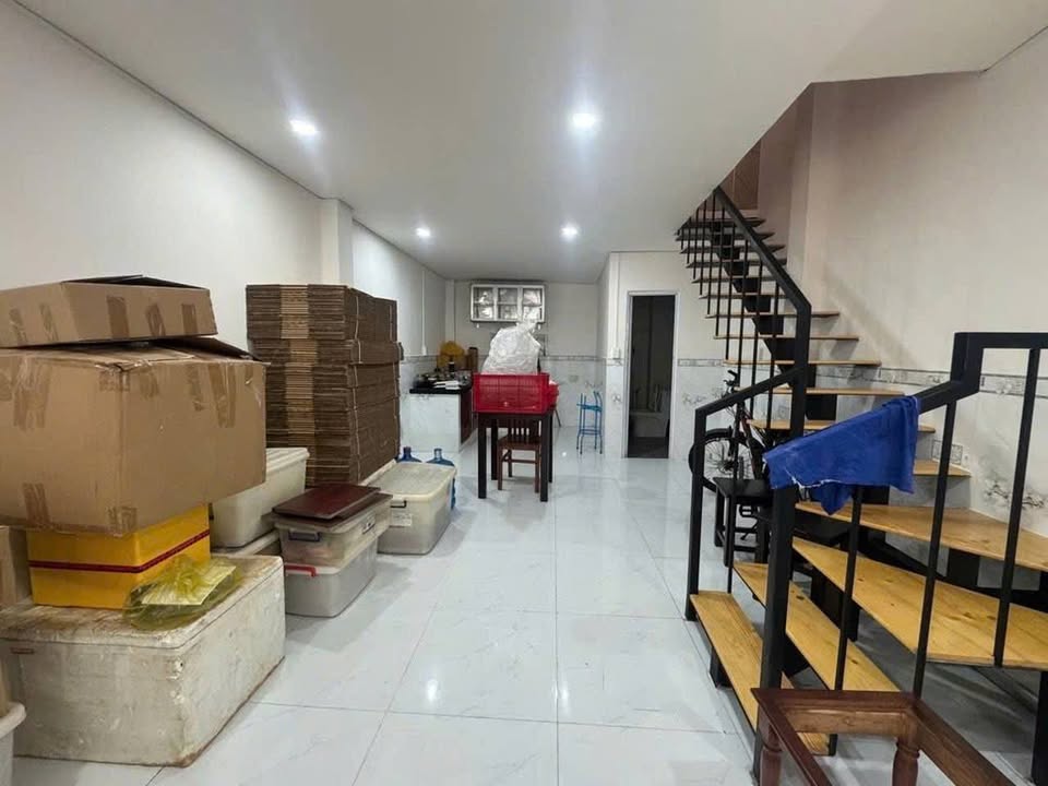 Nhà bán Nguyễn Hữu Cảnh, Bình Thạnh 32m² giá 4.x tỷ - Sổ hồng chính chủ, vuông vắn!