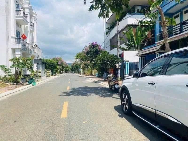 Đất mặt tiền Lưu Hữu Phước, Bà Rịa 95m² giá chỉ 2.68 tỷ - Đầu tư sinh lời ngay!