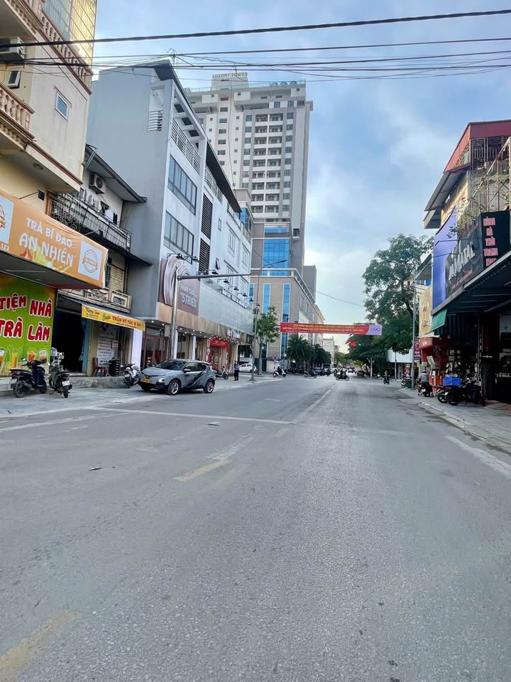 Nhà phố Tống Duy Tân, Thanh Hóa 110m² giá 17 tỷ - Kinh doanh sầm uất!