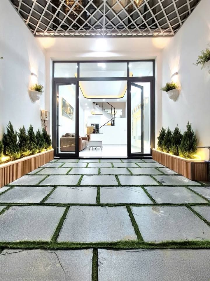 Nhà đẹp hẻm xe hơi thông Phú Thuận Quận 7 60m² giá 7 tỷ - Sổ hồng riêng, thương lượng tốt!