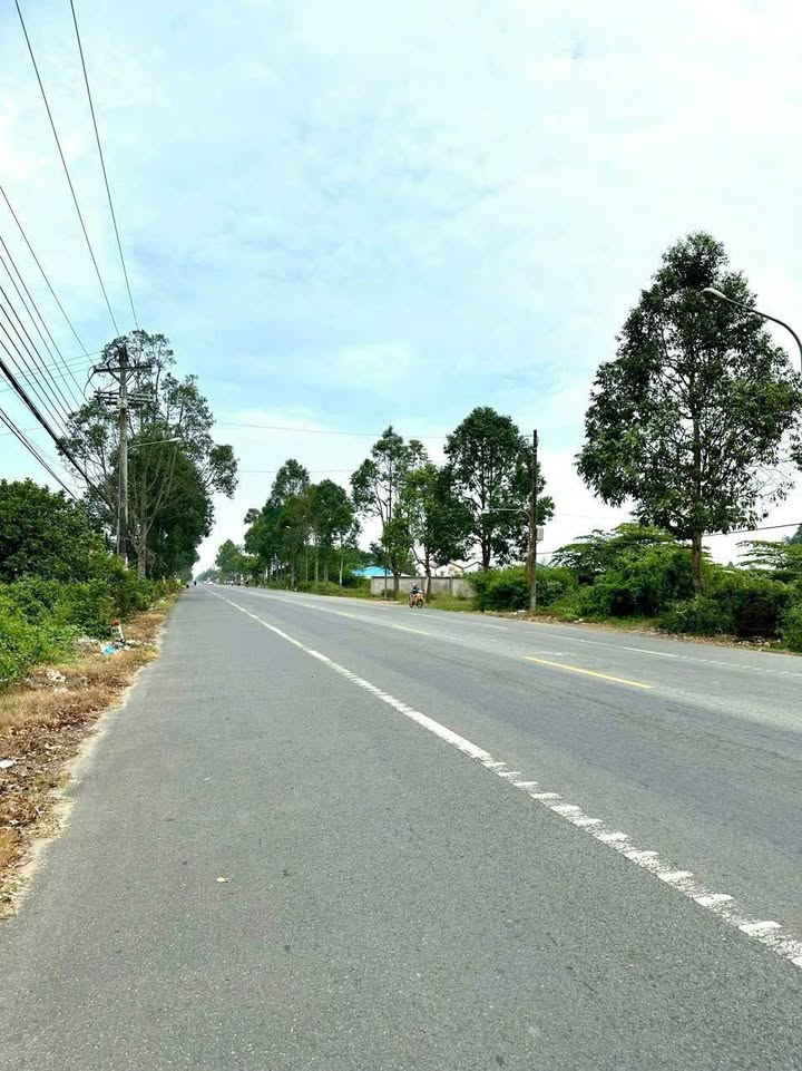 Đất nền mặt tiền Võ Văn Kiệt, Sóc Trăng 235m² giá 2.2 tỷ - Thương lượng ngay!