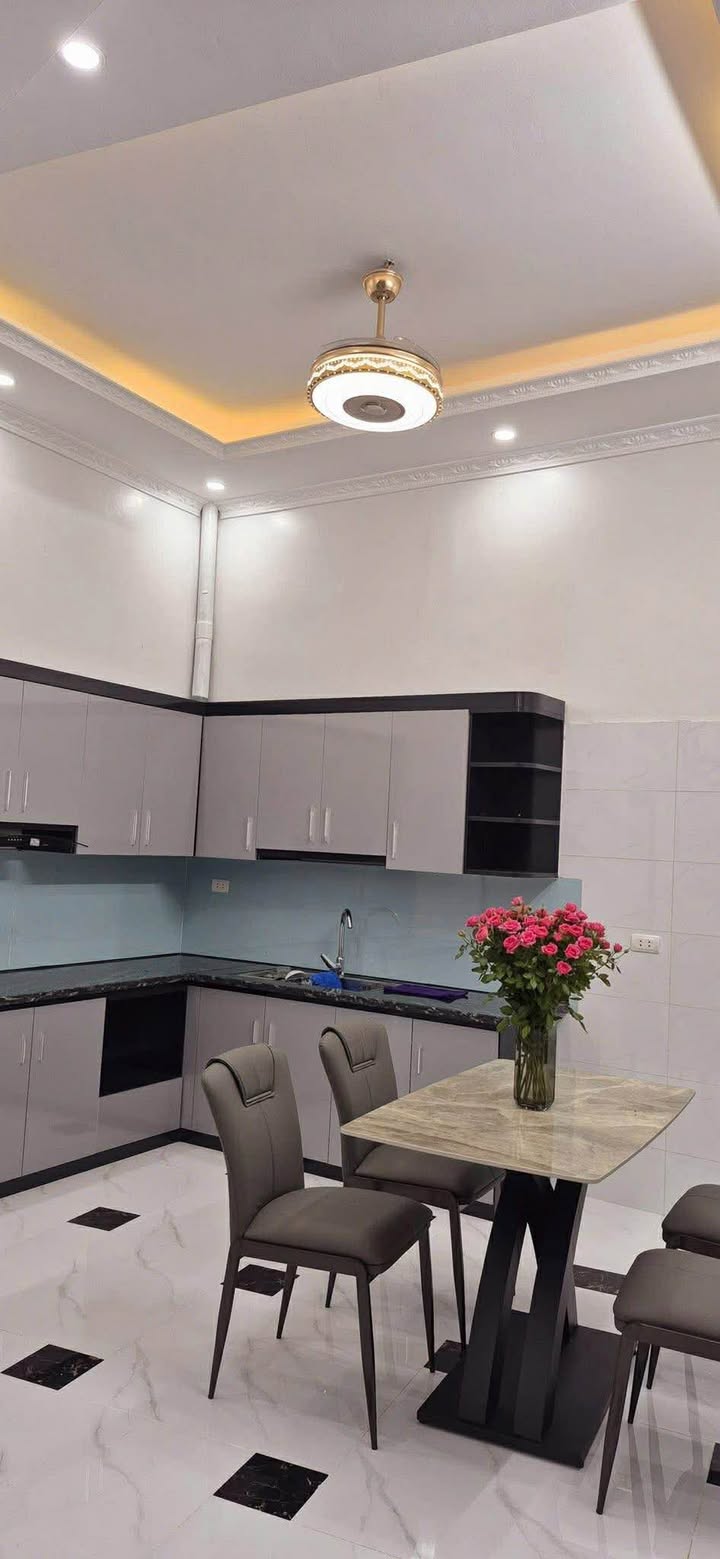 Nhà 3 tầng Lê Lợi, Bắc Giang 50m² giá 4 tỷ - Full nội thất sang trọng!