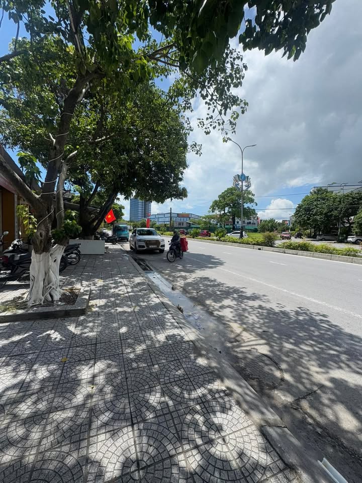 FrontHouse Hữu Nghị Đồng Hới 147.4m² giá 7.95 tỷ - Đầu tư sinh lời ngay!