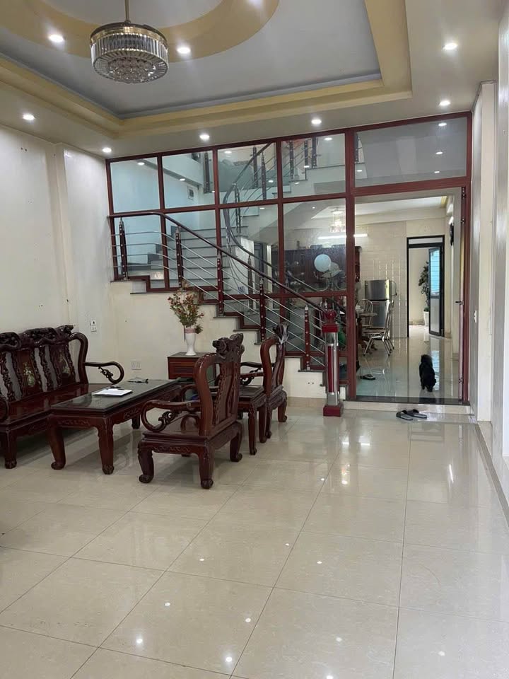 Nhà 2 tầng Đường Ngô Minh Loan, Lào Cai 90m² giá 5.2 tỷ - Sổ đỏ chính chủ!